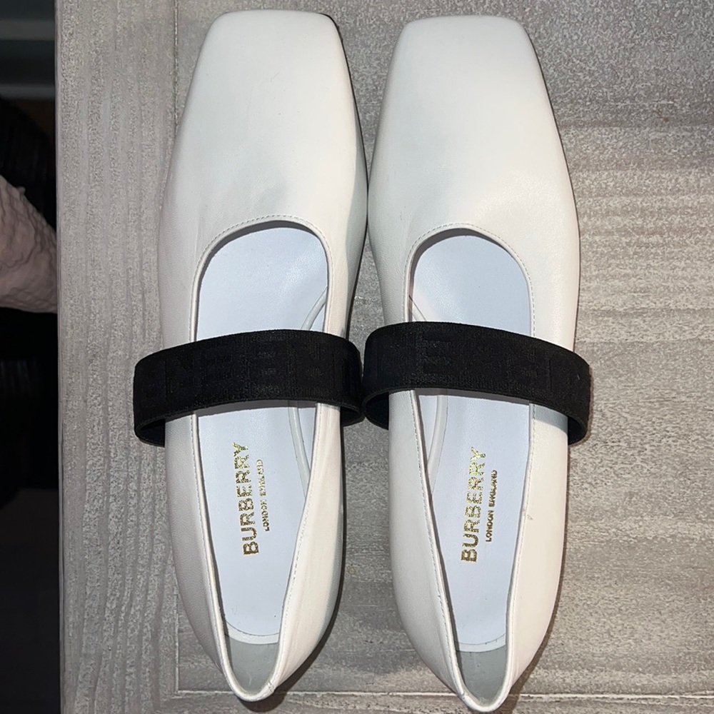 Burberry white strapped ballet slippers